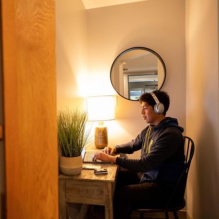 Alpenglow Lodge Family & Work Retreat By Mva Whistler Dış mekan fotoğraf